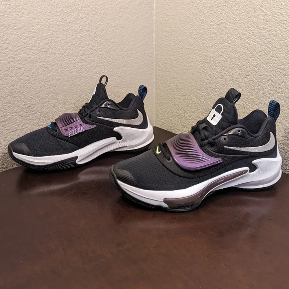 Nike | Shoes | Nike Zoom Freak 3 Mens Size 5 Black  display picture 1